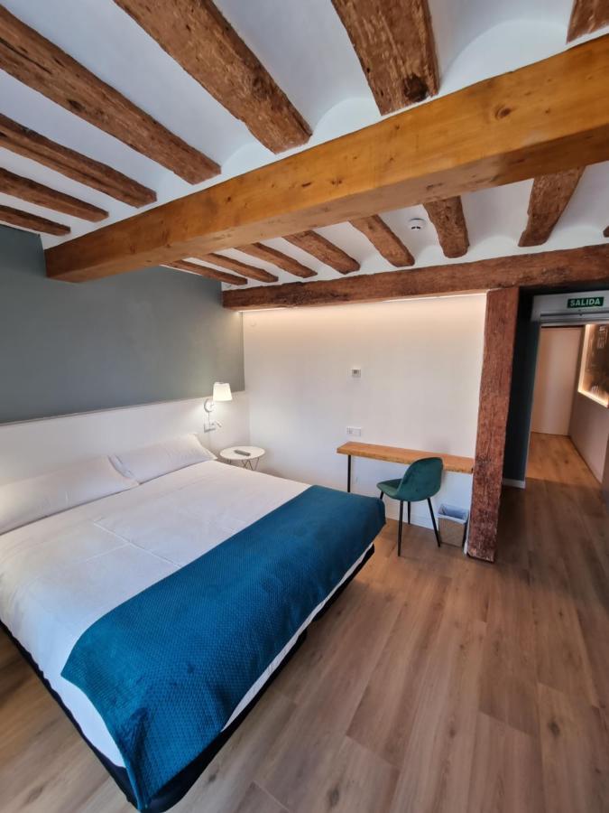 Hostal La Rua Estella Bagian luar foto