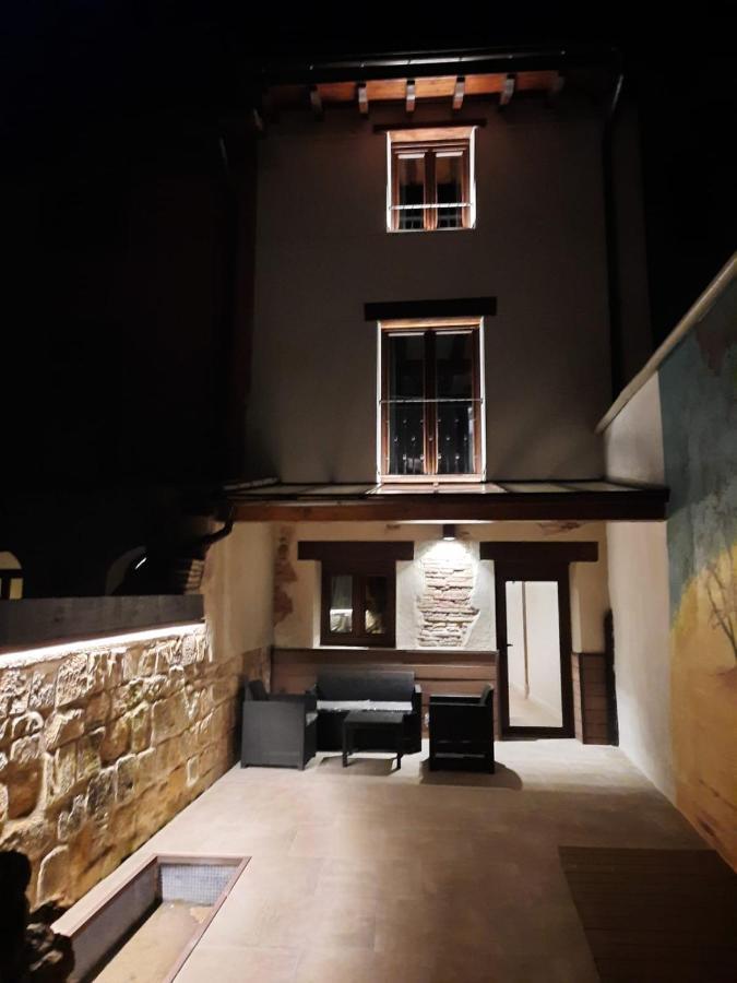 Hostal La Rua Estella Bagian luar foto