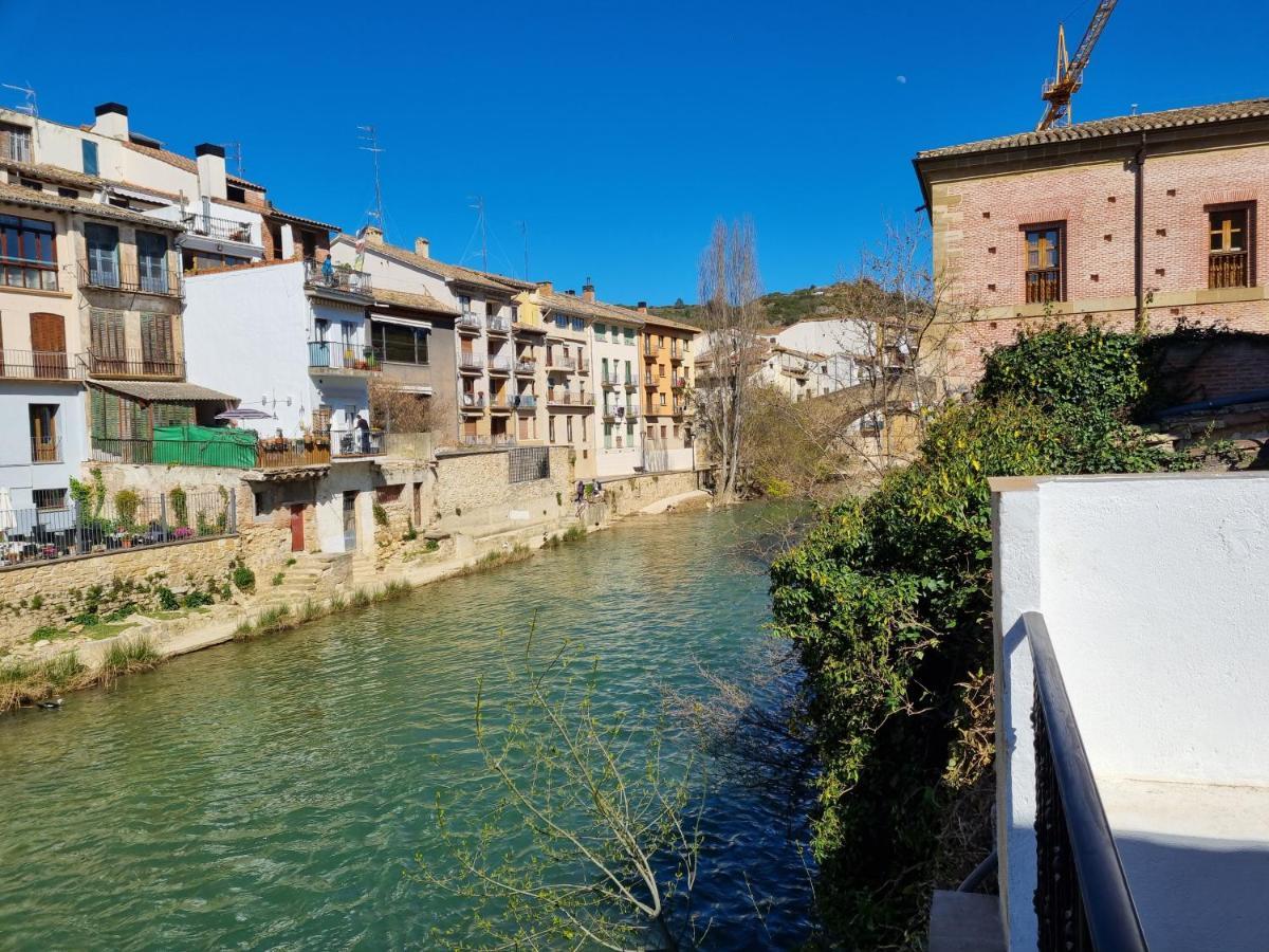 Hostal La Rua Estella Bagian luar foto