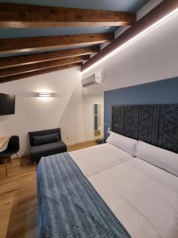 Hostal La Rua Estella Bagian luar foto