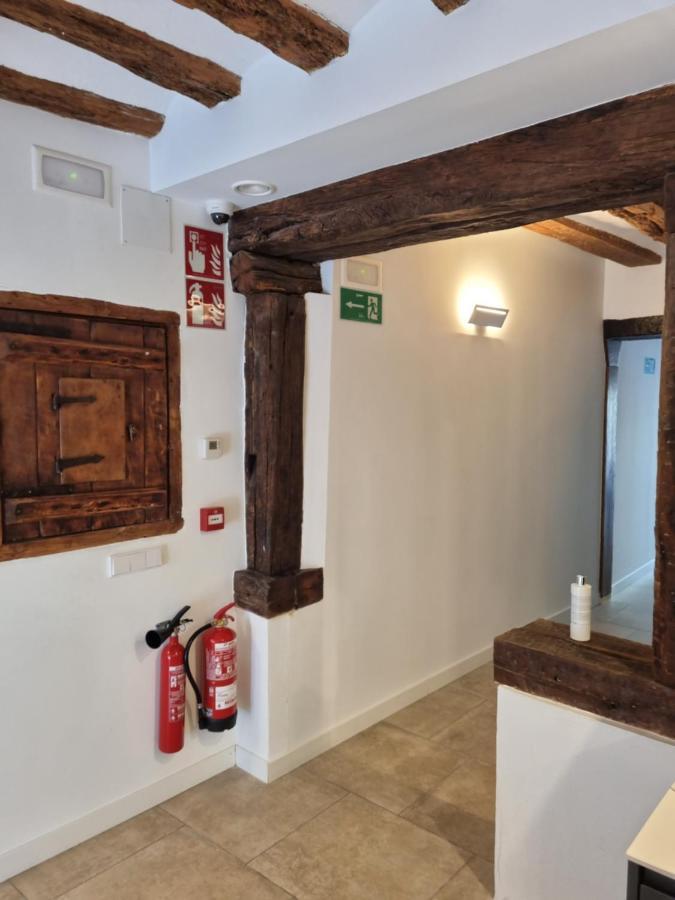Hostal La Rua Estella Bagian luar foto